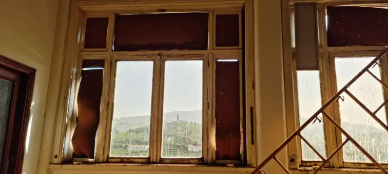 Interior da Casa do Douro e falta de condições